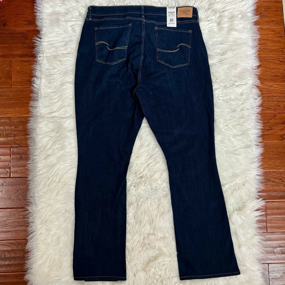 Levi’s Signature Mid Rise Bootcut Jeans Flare Leg Dark Blue Denim 20M W35 L32 - Picture 9 of 12